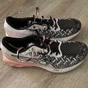 Asics running shoes size 10.5